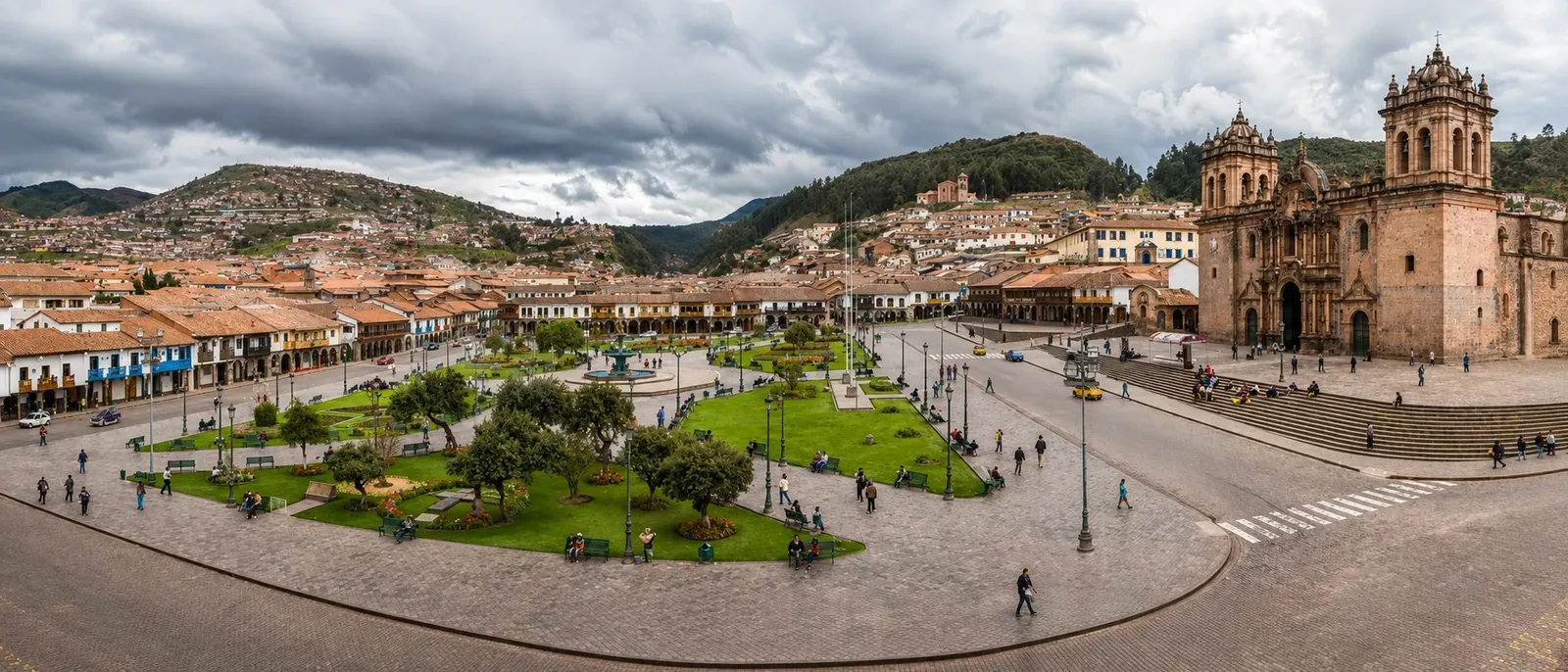 A wide view of the gardens and cathedral on the Plaza de Armas